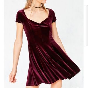 Kimchi Blue- Maroon Velvet Sweetheart Mini Dress